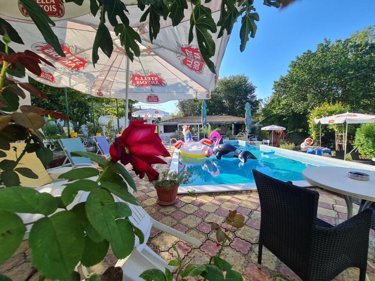 Hotel Rai Obrochishte Exterior photo